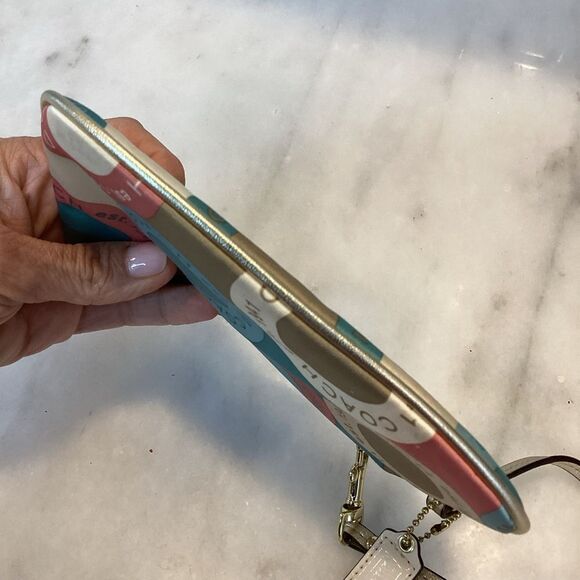 Coach Signature Snaphead Logo Pastel Wristlet - Picture 6 of 9